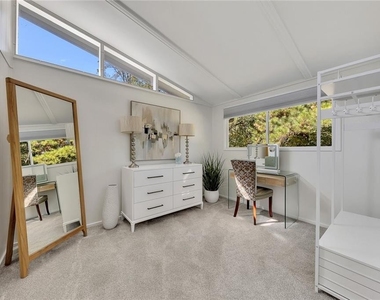 111 Robinhood Drive - Photo Thumbnail 16