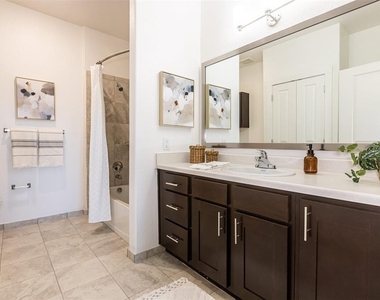 6002 Greenwood Dr - Photo Thumbnail 18