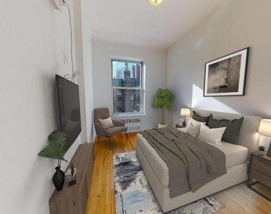 East 85th Street - Photo Thumbnail 5