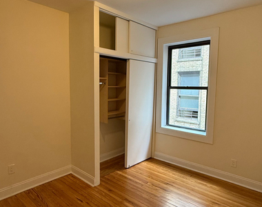 207 West 11th Street - Photo Thumbnail 2