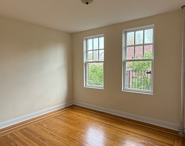 207 West 11th Street - Photo Thumbnail 0