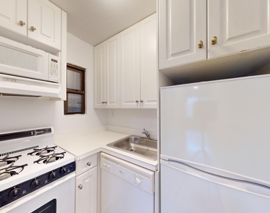 East 85th Street - Photo Thumbnail 1