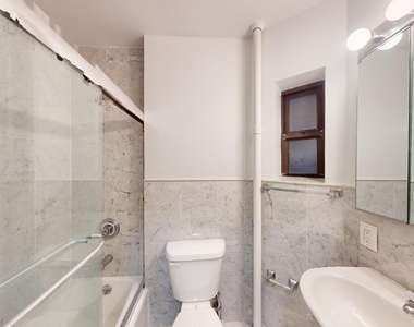 East 85th Street - Photo Thumbnail 2