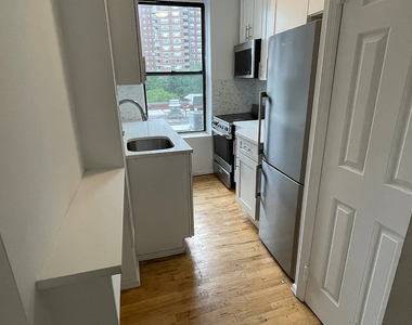 262 West 24th Street - Photo Thumbnail 0