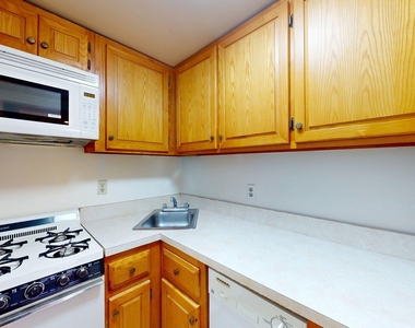 West 87th Street - Photo Thumbnail 1