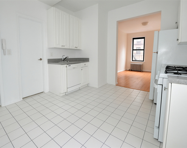 241 East 38th Street - Photo Thumbnail 3