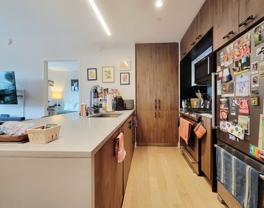 44-28 Purves Street - Photo Thumbnail 2