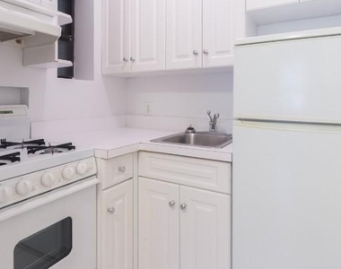 523 East 85th Street - Photo Thumbnail 2