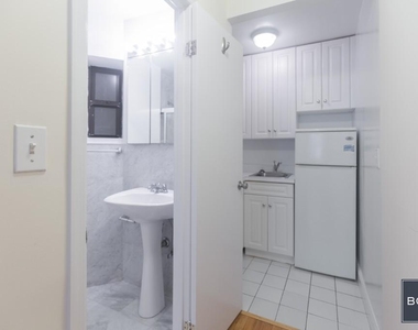 523 East 85th Street - Photo Thumbnail 4