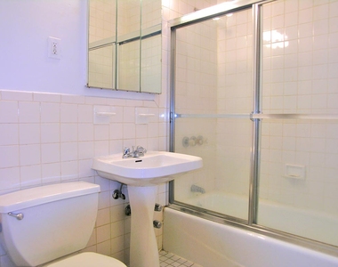 East 83rd Street - Photo Thumbnail 4