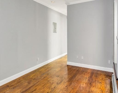 West 103rd Street - Photo Thumbnail 4