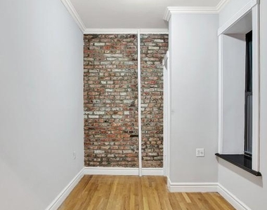 East 13th Street - Photo Thumbnail 4
