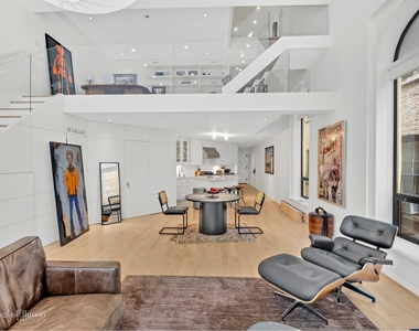 242 E 7th St - Photo Thumbnail 9