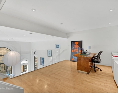 242 E 7th St - Photo Thumbnail 14