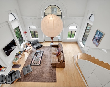 242 E 7th St - Photo Thumbnail 15