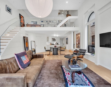 242 E 7th St - Photo Thumbnail 6