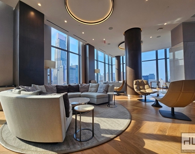 East 44th Street - Photo Thumbnail 17
