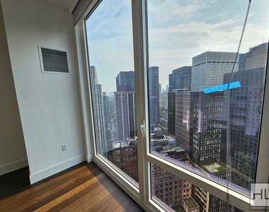 East 44th Street - Photo Thumbnail 5