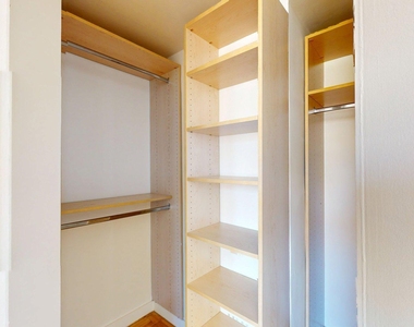 333 East 49th Street - Photo Thumbnail 6