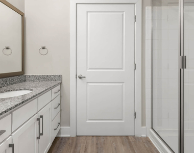 5310 Falls Dr - Photo Thumbnail 7
