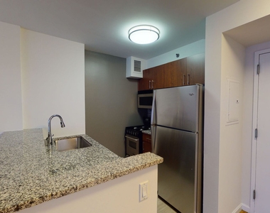 120 W. 21st - Photo Thumbnail 3