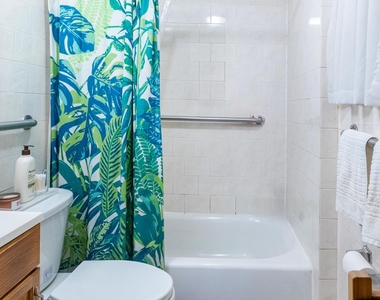 26-10 Ditmars Boulevard - Photo Thumbnail 8