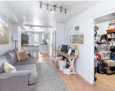 26-10 Ditmars Boulevard - Photo Thumbnail 2