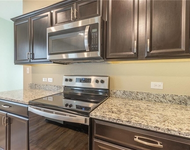 108 Athena Way - Photo Thumbnail 8