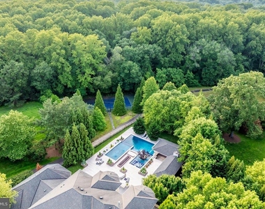 860 Nicholas Run Drive - Photo Thumbnail 3