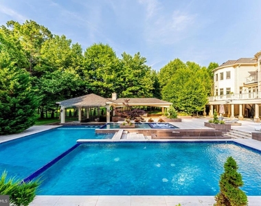 860 Nicholas Run Drive - Photo Thumbnail 13