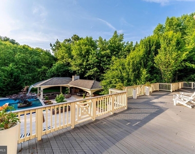 860 Nicholas Run Drive - Photo Thumbnail 17