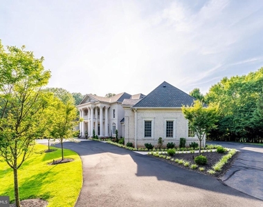 860 Nicholas Run Drive - Photo Thumbnail 9