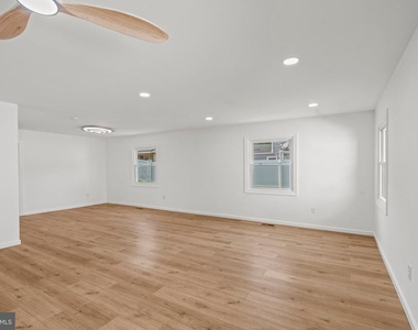 29 Hinsdale Lane - Photo Thumbnail 11