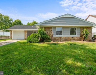 29 Hinsdale Lane - Photo Thumbnail 3