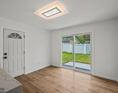 29 Hinsdale Lane - Photo Thumbnail 13