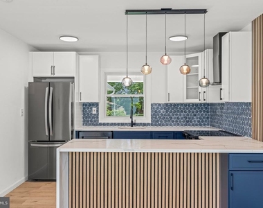 29 Hinsdale Lane - Photo Thumbnail 14