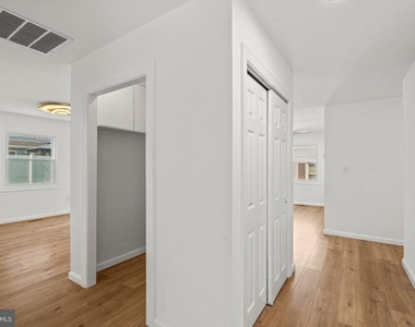 29 Hinsdale Lane - Photo Thumbnail 4