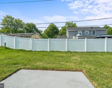 29 Hinsdale Lane - Photo Thumbnail 30