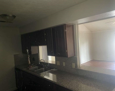 11706 N Kathy Avenue - Photo Thumbnail 7