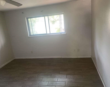 11706 N Kathy Avenue - Photo Thumbnail 10