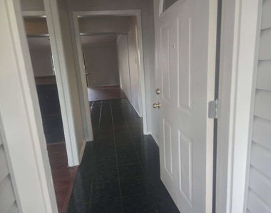 11706 N Kathy Avenue - Photo Thumbnail 6