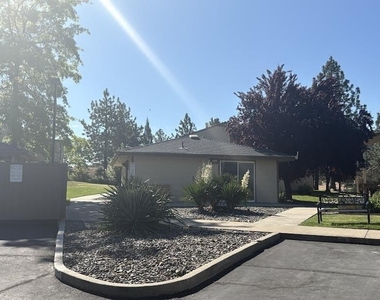 800 Jasper Pl - Photo Thumbnail 6