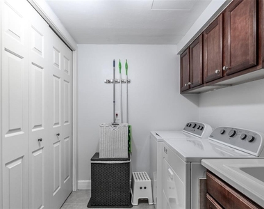 3313 Sunset Key Cir - Photo Thumbnail 14