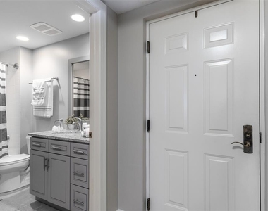 3313 Sunset Key Cir - Photo Thumbnail 18