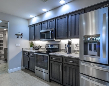 3313 Sunset Key Cir - Photo Thumbnail 12