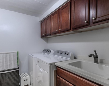 3313 Sunset Key Cir - Photo Thumbnail 13