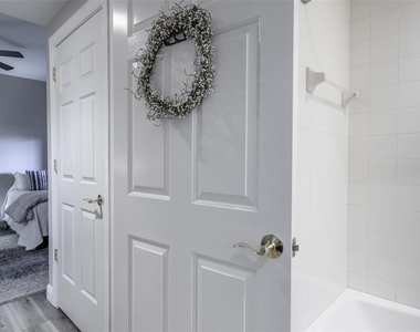 3313 Sunset Key Cir - Photo Thumbnail 19
