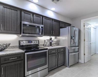 3313 Sunset Key Cir - Photo Thumbnail 8