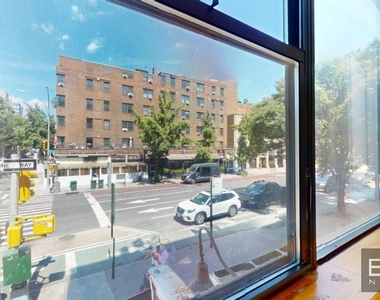 East 11th Street - Photo Thumbnail 7