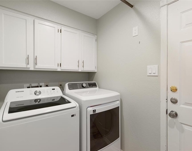 11200 Iron Oak Trl - Photo Thumbnail 12